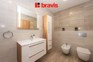 Prodej luxusního, nízkoenergetického rodinného domu 6+kk a 3+kk, ulice Wolkerova v srdci Mikulova s výjimečným výhledem, 2x dvojgaráž, nadstandardní vybavení