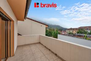 Prodej luxusního, nízkoenergetického rodinného domu 6+kk a 3+kk, ulice Wolkerova v srdci Mikulova s výjimečným výhledem, 2x dvojgaráž, nadstandardní vybavení