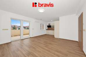 Prodej luxusního, nízkoenergetického rodinného domu 6+kk a 3+kk, ulice Wolkerova v srdci Mikulova s výjimečným výhledem, 2x dvojgaráž, nadstandardní vybavení