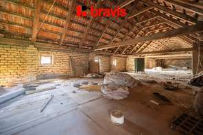 Prodej rodinného domu 4+1 s příslušenstvím a rozsáhlým pozemkem, město Mikulov