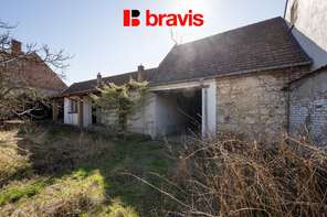 Prodej rodinného domu 4+1 s příslušenstvím a rozsáhlým pozemkem, město Mikulov