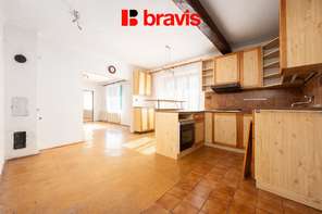 Prodej rodinného domu 4+1 s příslušenstvím a rozsáhlým pozemkem, město Mikulov