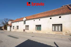 Prodej rodinného domu 4+1 s příslušenstvím a rozsáhlým pozemkem, město Mikulov