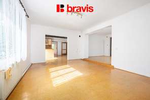 Prodej rodinného domu 4+1 s příslušenstvím a rozsáhlým pozemkem, město Mikulov