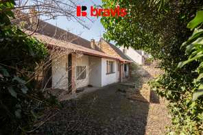 Prodej rodinného domu 4+1 s příslušenstvím a rozsáhlým pozemkem, město Mikulov