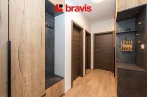 Prodej bytu 3+kk 74 m2, zahrada 623 m2, garáž, sklep, Holubice u Brna