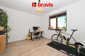 Prodej bytu 3+kk 74 m2, zahrada 623 m2, garáž, sklep, Holubice u Brna