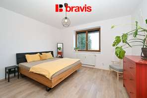 Prodej bytu 3+kk 74 m2, zahrada 623 m2, garáž, sklep, Holubice u Brna