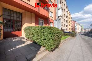 Prodej bytu 3+1, ulice Kotlářská, Brno - Veveří, krb, balkon, šatna, technická místnost, sklep, společný vnitroblok se zelení