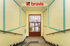 Prodej bytu 3+1, ulice Kotlářská, Brno - Veveří, krb, balkon, šatna, technická místnost, sklep, společný vnitroblok se zelení