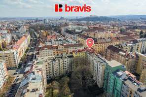Prodej bytu 3+1, ulice Kotlářská, Brno - Veveří, krb, balkon, šatna, technická místnost, sklep, společný vnitroblok se zelení