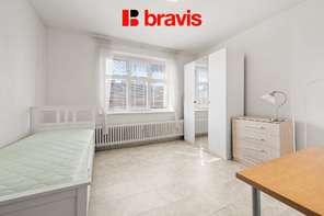 Prodej bytu 3+1, ulice Kotlářská, Brno - Veveří, krb, balkon, šatna, technická místnost, sklep, společný vnitroblok se zelení