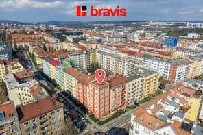 Prodej bytu 3+1, ulice Kotlářská, Brno - Veveří, krb, balkon, šatna, technická místnost, sklep, společný vnitroblok se zelení