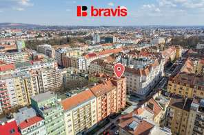 Prodej bytu 3+1, ulice Kotlářská, Brno - Veveří, krb, balkon, šatna, technická místnost, sklep, společný vnitroblok se zelení