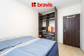 Prodej bytu 3+1, ulice Kotlářská, Brno - Veveří, krb, balkon, šatna, technická místnost, sklep, společný vnitroblok se zelení