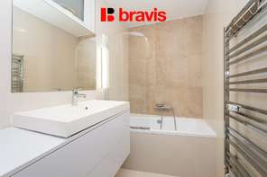 Prodej bytu 3+1, ulice Kotlářská, Brno - Veveří, krb, balkon, šatna, technická místnost, sklep, společný vnitroblok se zelení