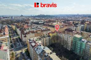 Prodej bytu 3+1, ulice Kotlářská, Brno - Veveří, krb, balkon, šatna, technická místnost, sklep, společný vnitroblok se zelení