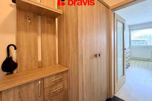 Pronájem bytu 1+kk, ul. Houbalova, Brno - Líšeň, balkon, garážové stání, zařízený