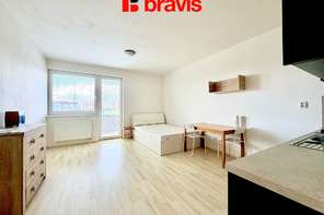 Pronájem bytu 1+kk, ul. Houbalova, Brno - Líšeň, balkon, garážové stání, zařízený