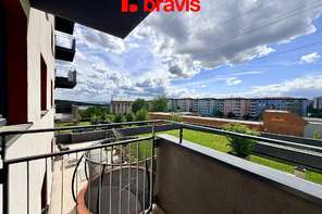 Pronájem bytu 1+kk, ul. Houbalova, Brno - Líšeň, balkon, garážové stání, zařízený