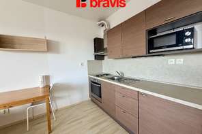 Pronájem bytu 1+kk, ul. Houbalova, Brno - Líšeň, balkon, garážové stání, zařízený