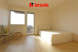 Pronájem bytu 1+kk, ul. Houbalova, Brno - Líšeň, balkon, garážové stání, zařízený