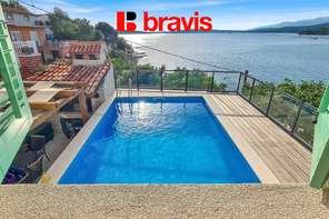 Prodej exkluzivního apartmánového domu, bazén, Chorvatsko, Meka Draga