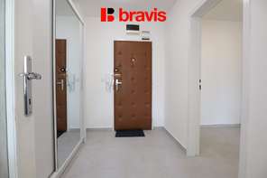 Pronájem bytu 1+1 s prosklenou lodžií na ulici Ukrajinská Brno - Bohunice