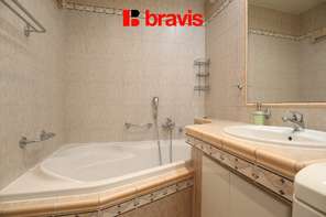 Pronájem bytu 1+1 s prosklenou lodžií na ulici Ukrajinská Brno - Bohunice