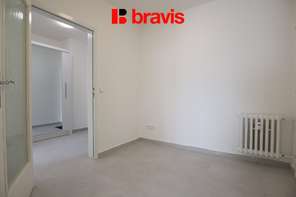 Pronájem bytu 1+1 s prosklenou lodžií na ulici Ukrajinská Brno - Bohunice