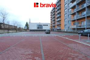 Pronájem vyhrazeného parkovacího velkého stání, 18,2 m2, ulice Božetěchova, Brno- Královo Pole