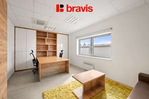 Pronájem kuchařské školy, Moravany u Brna, kompletně vybaveno, 8 parkovacích míst v ceně