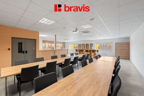 Pronájem kuchařské školy, Moravany u Brna, kompletně vybaveno, 8 parkovacích míst v ceně