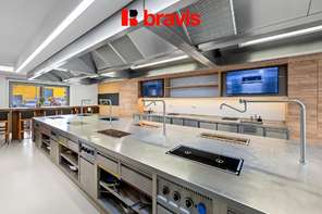 Pronájem kuchařské školy, Moravany u Brna, kompletně vybaveno, 8 parkovacích míst v ceně