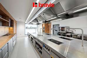 Pronájem kuchařské školy, Moravany u Brna, kompletně vybaveno, 8 parkovacích míst v ceně