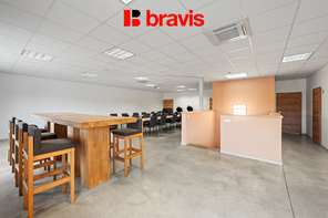 Pronájem kuchařské školy, Moravany u Brna, kompletně vybaveno, 8 parkovacích míst v ceně