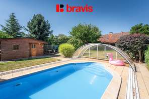 Prodej rodinného domu 5+kk, Ostopovice, bazén s krytím, sauna, sklep, parkování až pro 4 auta, zahrada