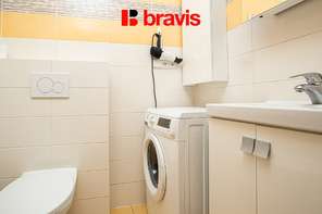 Prodej bytu 2+1, Brno - Lesná, ulice Milénova, lodžie, prostorná komora v bytě