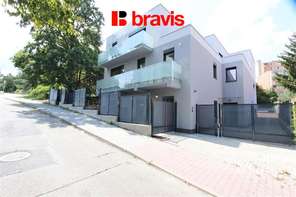 Sublease of a 2+kk apartment, Úpatní street, Brno - Nový Lískovec, terrace, air conditioning, possibility of reserved parking