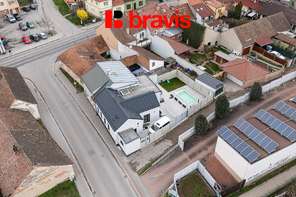 Prodej bytu 3+1, ul. Zahradní, Kuřim, zahrada, bazén, parkování