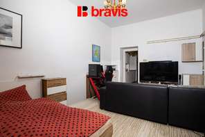 Prodej bytu 3+1, ul. Zahradnická,  Brno - Staré Brno, sklep, dvůr se zahradou