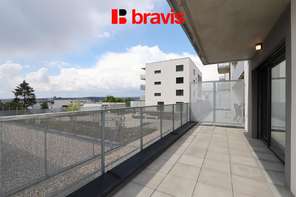 Pronájem bytu 2+kk, ulice Kumpoštova, Brno-Sadová, zařízený, výtah, velká terasa, sklep, garážové stání v ceně