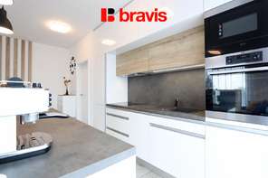 Pronájem bytu 2+kk, ulice Kumpoštova, Brno-Sadová, zařízený, výtah, velká terasa, sklep, garážové stání v ceně