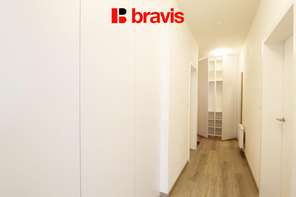 Pronájem bytu 2+kk, ulice Kumpoštova, Brno-Sadová, zařízený, výtah, velká terasa, sklep, garážové stání v ceně