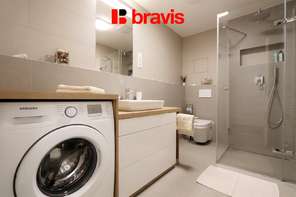 Pronájem bytu 2+kk, ulice Kumpoštova, Brno-Sadová, zařízený, výtah, velká terasa, sklep, garážové stání v ceně