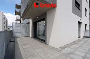 Pronájem bytu 2+kk, ulice Kumpoštova, Brno-Sadová, zařízený, výtah, velká terasa, sklep, garážové stání v ceně