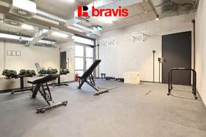 Pronájem bytu 1+kk, výhoda prvního nájemníka, Brno - Zábrdovice, ulice Bratislavská, sklep, balkon, parkování v garáži, zdarma gym a sauna