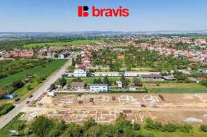 Prodej moderní, nízkoenergetické novostavby, byt 4+kk, 80,9m², Tuřany, zahrada 100,9m², dvě terasy, možnost sklepa a parkování