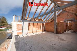 Sale of a 3-bedroom apartment with a terrace in the heart of the Beskydy Mountains - Ostravice, FOX ROX project, parking, storage room