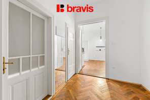 Exkluzivní prodej bytu 3+kk, Brno- centrum, Jakubské náměstí, balkón, zimní zahrada.